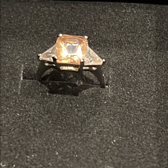 Zirconia peach color engagement ring - Picture 5 of 10